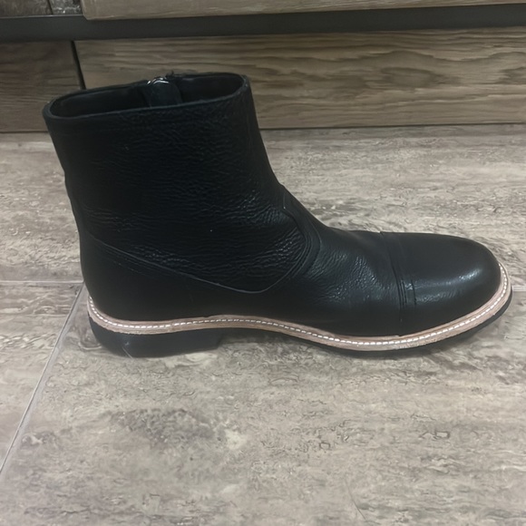 Uggs Mens Boots - Picture 8 of 11